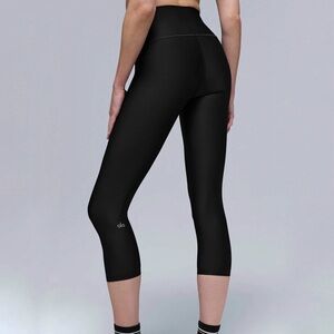 Alo Yoga High Waist Airlift Sculpting Capri Leggings Black Size Extra Small XS